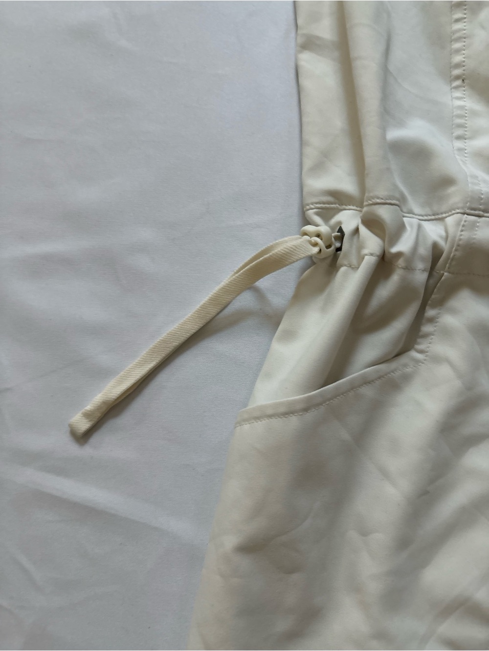 Cream Arcteryx athletic dress new condition - Picture 3 of 5